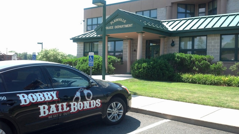 Bobby Bail Bonds offers 24-hour service in Plainville, CT, call 1-800-266-3190